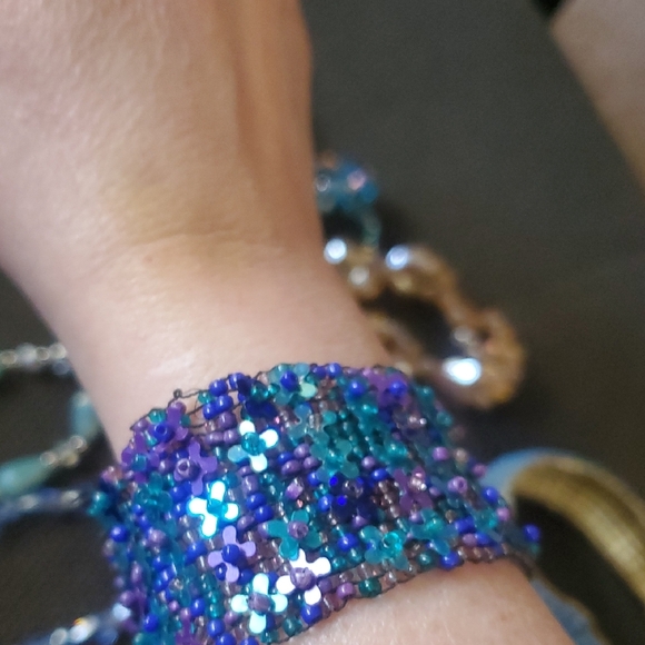 Mixed Beaded Bracelet Lot in Blue, Turquoise, Gold, Black - Picture 7 of 12